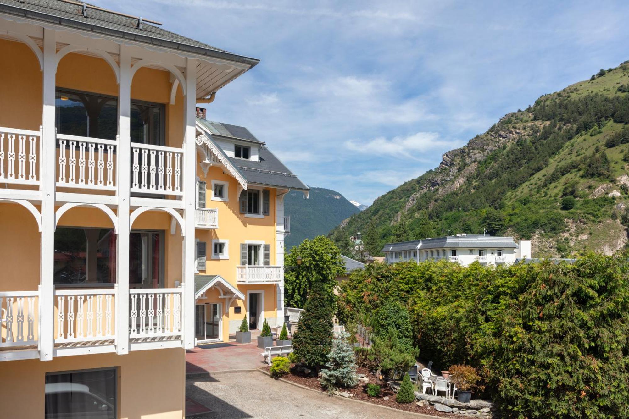 Chalet-Hôtel Le Belvédère Brides-les-Bains Exterior foto